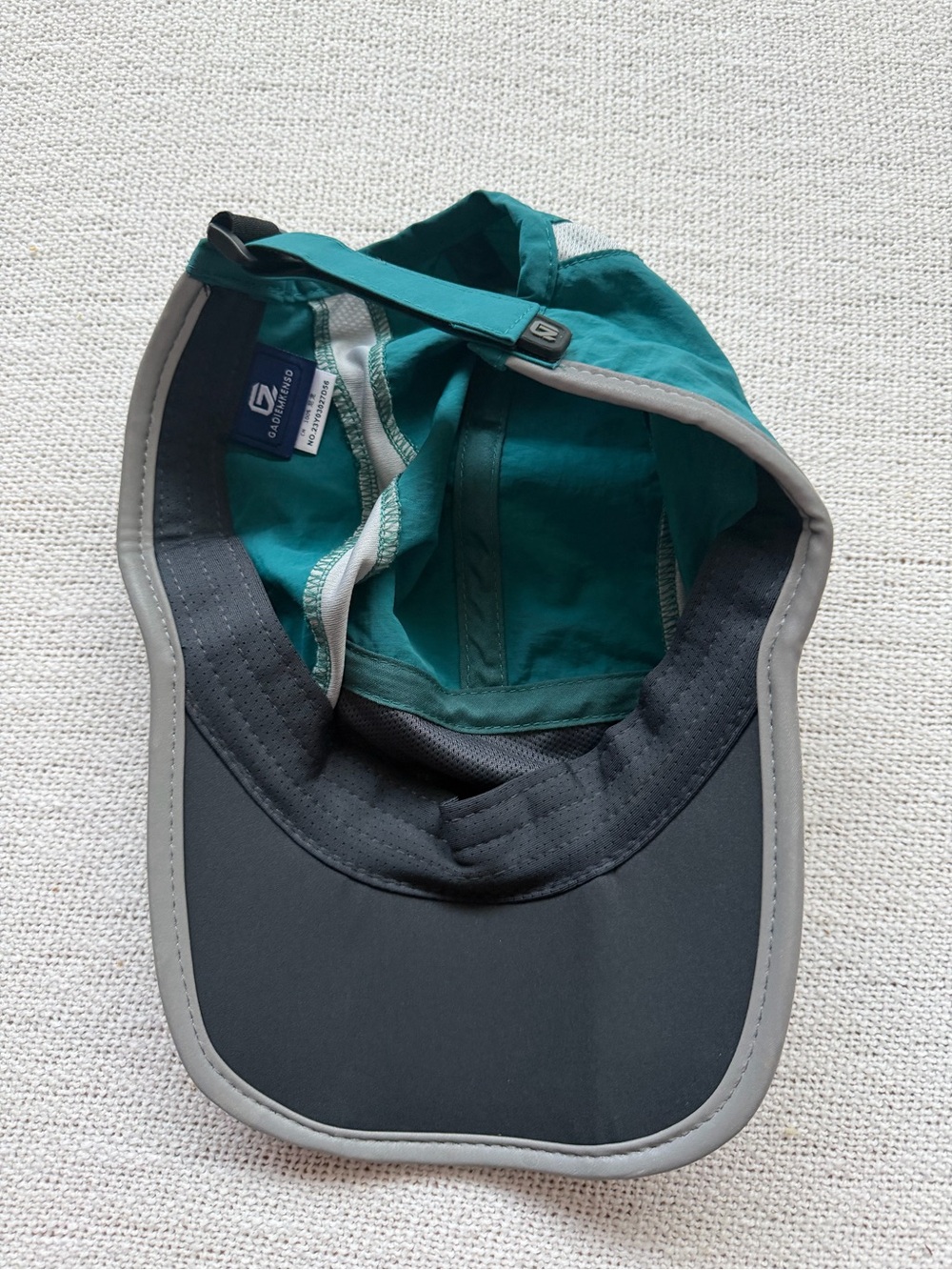 Reflective Folding Outdoor Cap UPF 50+ - Picture 4 of 6